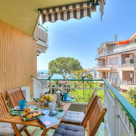 Casa Emma With Sea Glimpse - Happy Rentals San Remo Kültér fotó