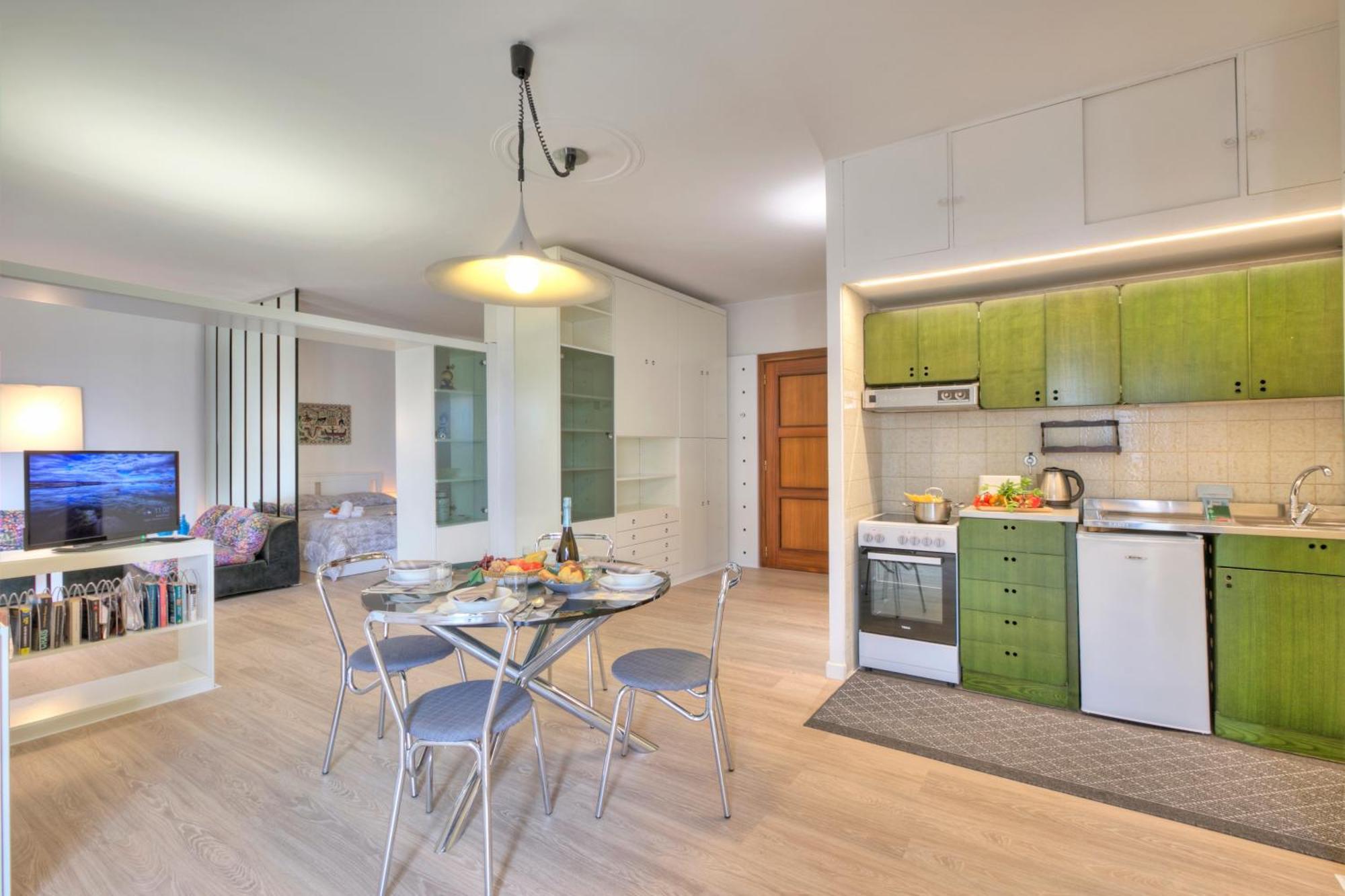 Casa Emma With Sea Glimpse - Happy Rentals San Remo Kültér fotó